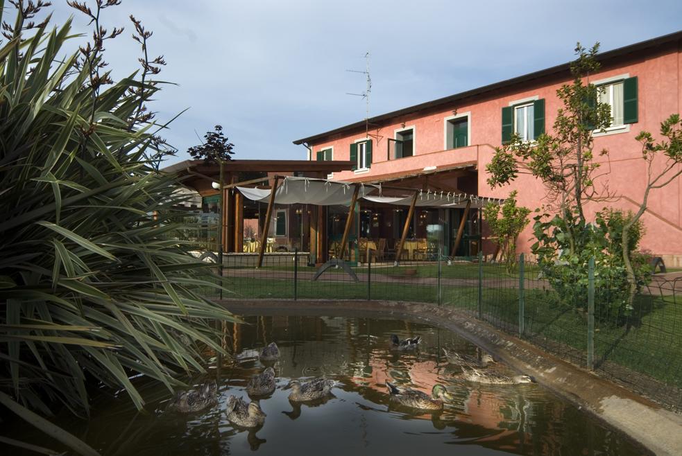 Il Casale Corte Rossa Latina Exteriör bild